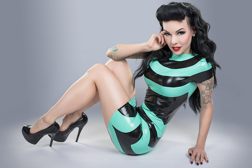 This mint green and black Libidex Cheshire latex dress makes Blog Celebrity No3 Evilyn13 “think of mint chocolate chip ice cream”  (photo: Jonny Ray)