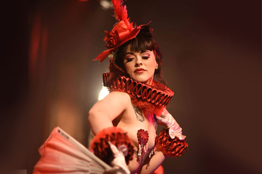 La PetiteFleur performs at an earlier edition of Cirque de Boudoir’s Pinup Valentines night in Montreal (photo: Edgar Delacroix)
